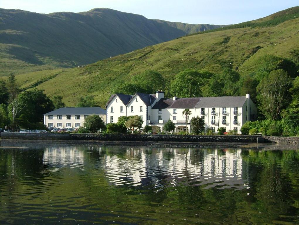 Leenane Hotel Leenaun Exterior photo